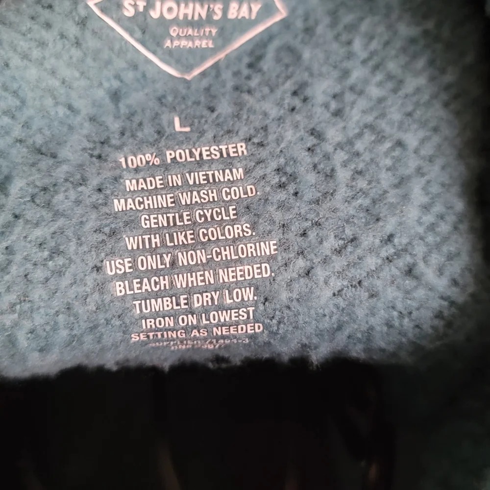 Fleece Zip-Up! - Picture 3 of 3